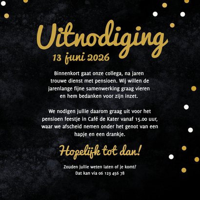 Zwarte uitnodiging pensioen feest met gouden vlaggetjes 3