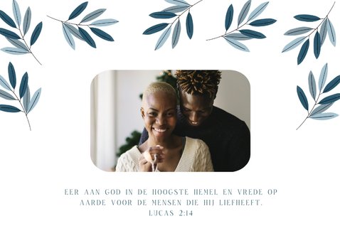Christelijke kerstkaart blauw bladeren foto gezegende dagen 2