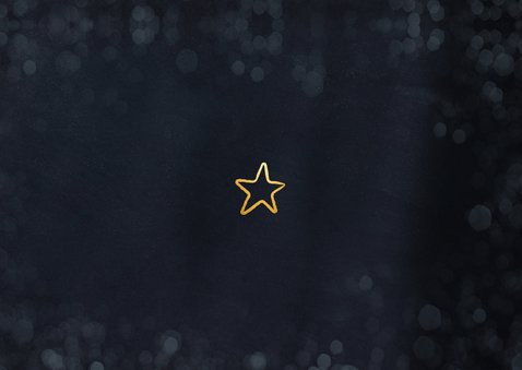 Eenvoudige nieuwjaarskaart met groot jaartal 2021 in goud Achterkant