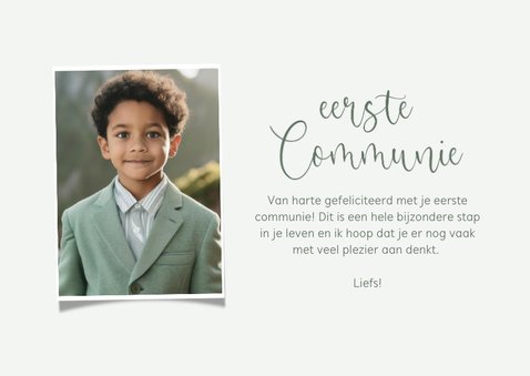 Felicitatiekaartje eerste communie met groene bergen 3