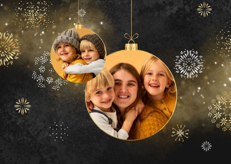 Flitsende kerstkaart 2026 vuurwerk kerstballen goud 2