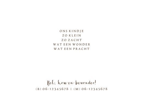 Geboortekaartje baby kijkend naar een blauwe vlinder 2