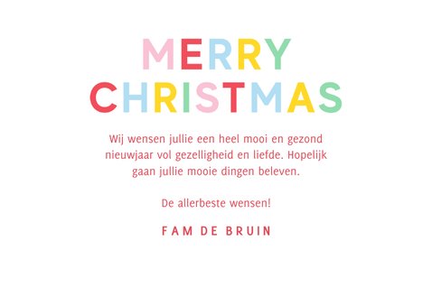 Gekleurde kerstkaart Merry and Bright in opvallende letters 3