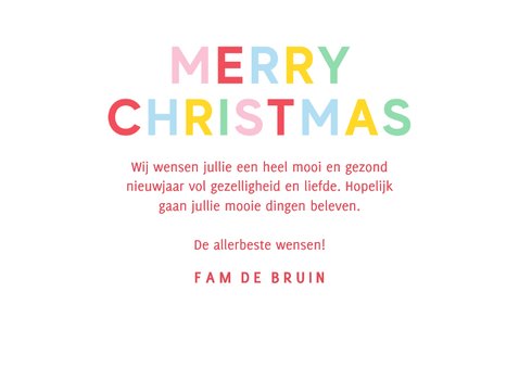 Gekleurde kerstkaart Merry and Bright in opvallende letters 3