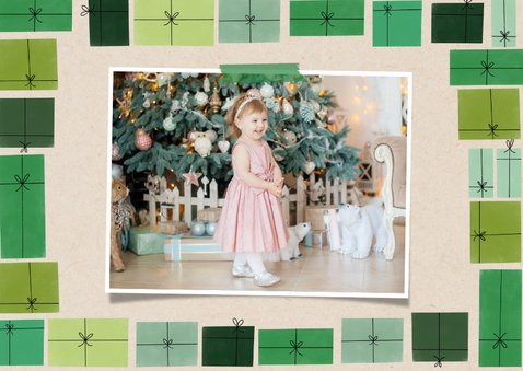 Hippe fotokaart fijne feestdagen kerst en groene cadeau's 2