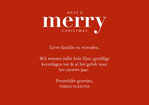 Hippe kerstkaart met grote foto en merry in rode letters 3