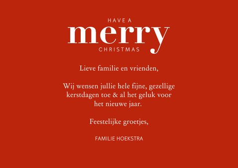 Hippe kerstkaart met grote foto en merry in rode letters 3