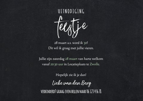 Hippe uitnodiging krijtbord look met foto en handlettering 3