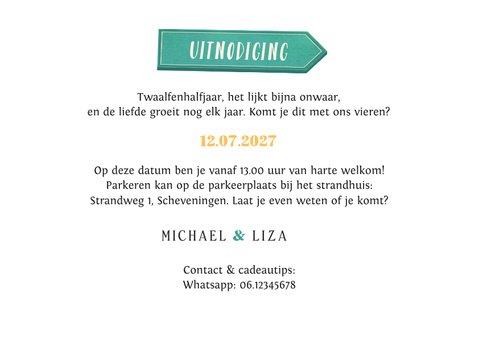 Jubileumfeest uitnodiging wegwijzers hout foto slingers 3