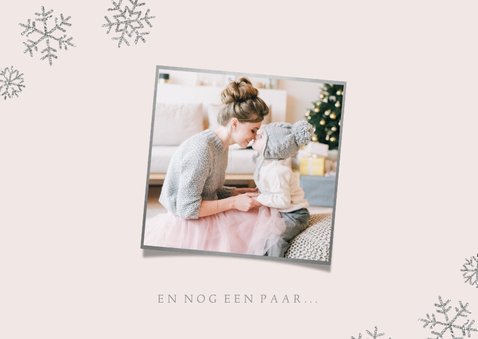 Kerstkaart eigen foto 'Kerstkusjes' roze 2