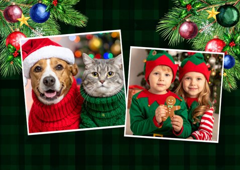 Kerstkaart kerstkrans kerstballen ruiten strik en foto 2