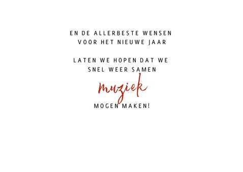 Kerstkaart muzikant met kerstboom 3