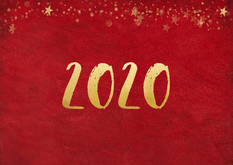 Kerstkaart rode achtergrond met gouden confetti en 2 foto's 2