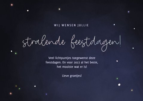 Kerstkaart roodborstjes met lampjes stralende feestdagen 3