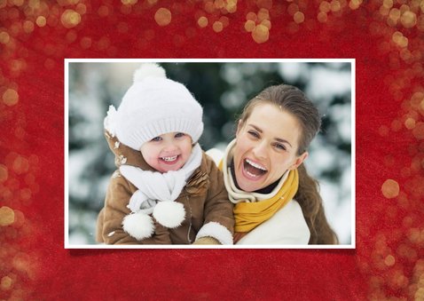 Kerstkaart sfeervol met foto - rood met gouden confetti 2