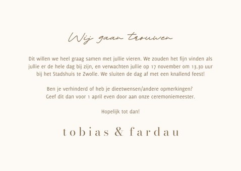 Minimalistische trouwkaart beige met bruin wij gaan trouwen 3