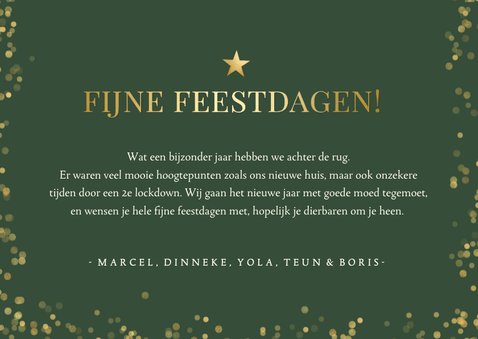 Moderne kerstkaart met eigen foto en goudlook confetti kader 3