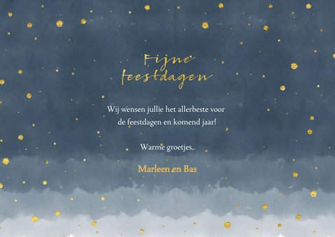 Moderne kerstkaart met gouden typografie en waterverf 3