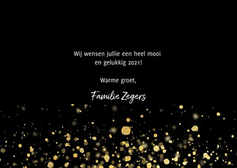 Moderne nieuwjaarskaart 2021 fotocollage en gouden confetti 3