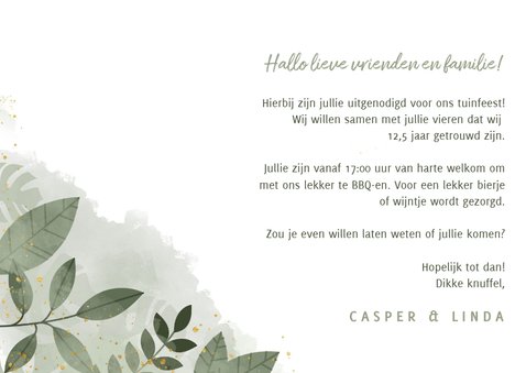 Moderne uitnodiging tuinfeest planten en gouden typografie 3