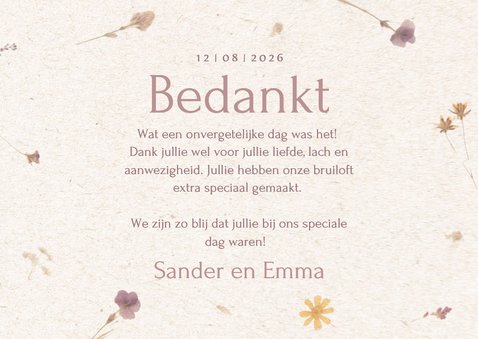 Natuurlijk bedankkaart trouwen met bloemen papier textuur 3