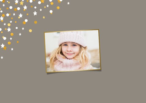 Nieuwjaarskaart liggend gouden sterren met confetti en foto 2