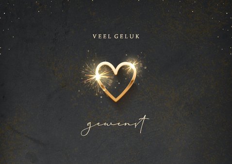 Nieuwjaarskaart met gouden jaartal en een sprankelend hart 2