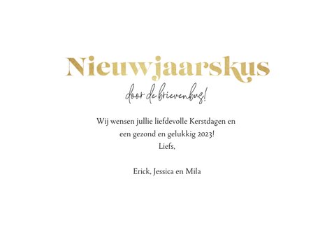 Nieuwjaarskus door de brievenbus foto's goud sneeuw 3