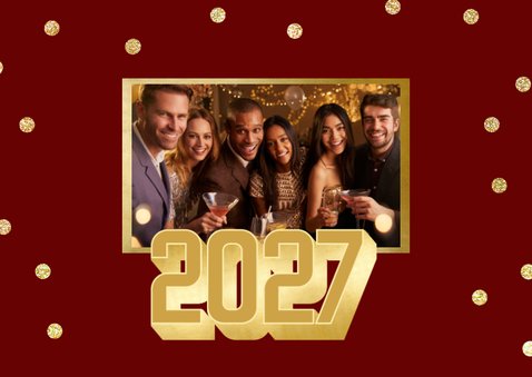 Rode zakelijke kerstkaart met grote gouden 2027 en confetti 2