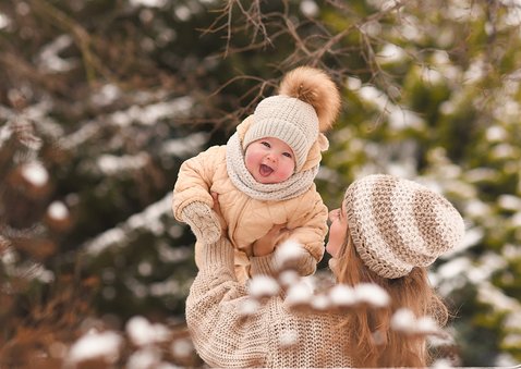 Schattig kerstkaartje met poolvosje en baby in roze 2