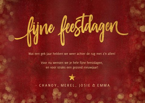 Sfeervolle rode kerst fotokaart met 3 foto's en gouden tekst 3