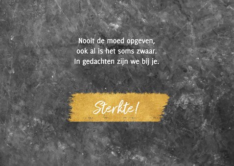 Sterkte met beton en goudlook en typografie 3