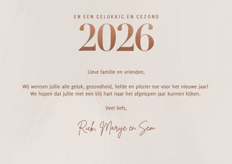 Stijlvolle fotocollage kerstkaart met 2026 in rosé goud 3