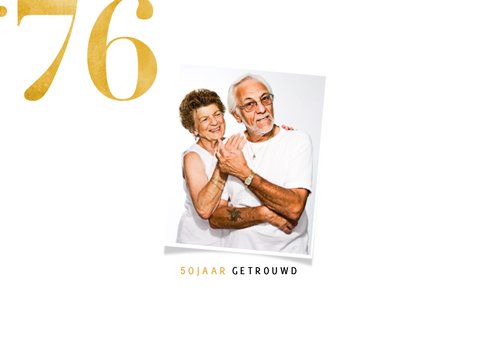 Stijlvolle jubileumkaart, gouden cijfers en grote foto 2