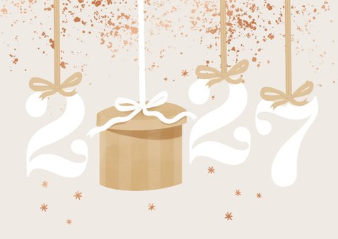 Stijlvolle kerstkaart jaartal cadeau strikken sterren koper 2