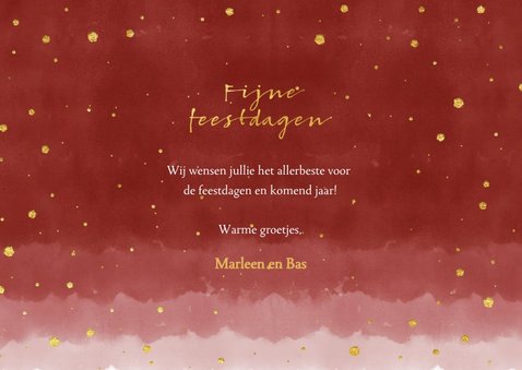 Stijlvolle kerstkaart met goud typografie en rode waterverf 3