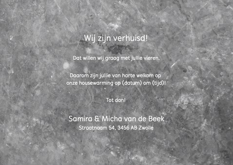 Stijlvolle verhuiskaart met beton en goudlook en typografie 3
