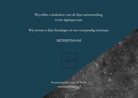 Stijlvolle zakelijke kerstkaart met beton en typografie 3