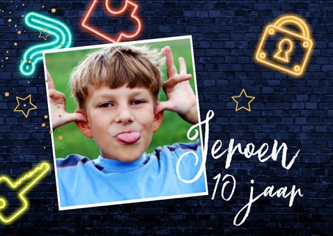 Toffe uitnodiging kinderfeest escape room ticket goud 2