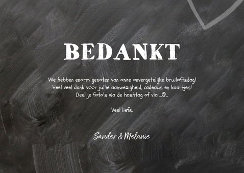 Trouwkaart bedankt hout krijtbord foto's 3