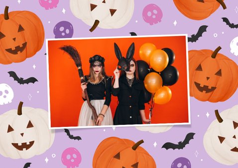 Uitnodiging feestje Halloween paars pompoenen vleermuizen 2