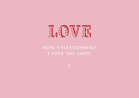 Valentijnskaartje met foto LOVE in lichtletters met hartjes 3