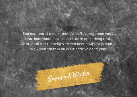 Verjaardagskaart met beton en goudlook en typografie 3