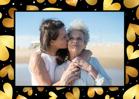 Verjaardagskaart met foto's kus brievenbus gouden hartjes 2
