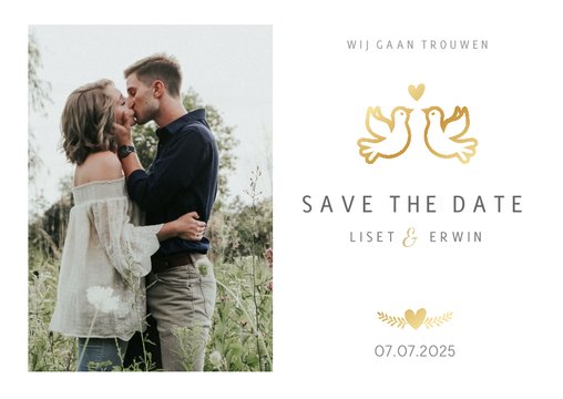 Save the Date kaart klassiek wit met gouden duifjes en foto