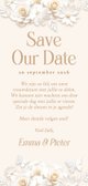 Save the date kaart grote datum met stijlvolle witte bloemen Achterkant