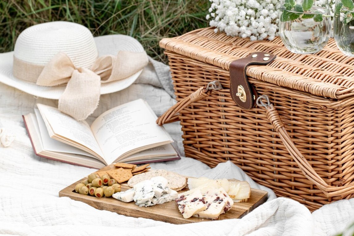 Picknickmand met hapjes