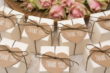 kleine cadeautjes met de tekst 'thank you'