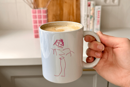 Mok met kindertekening