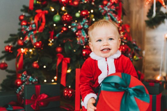 Baby-verkleed-als-kerstman